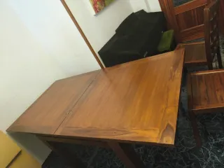 Mesa extensible madera Banak Importa + 3 sillas