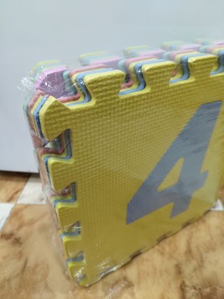 Torre arcoíris y suelo nuevos