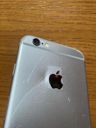 3 iPhones: 2x iPhone 6, 1x iPhone 6S