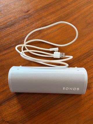 Altavoz Sonos Roam Blanco + Cable Original
