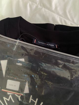 Camiseta Tommy Hilfiger Negra