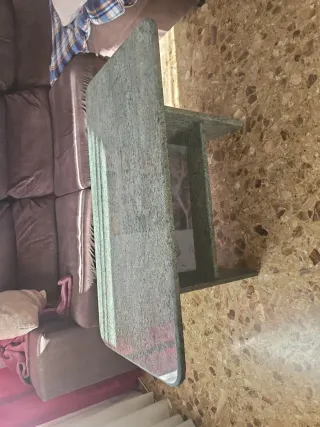 Mesita de comedor de piedra