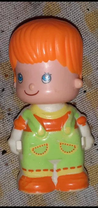 Muñeco Pinypon niño naranja