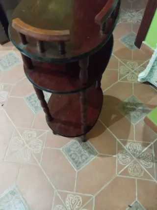 Mesita auxiliar de madera