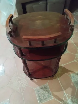 Mesita auxiliar de madera