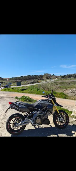 Aprilia Dorsoduro 750 2010