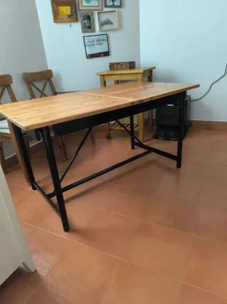 Mesa industrial madera y metal urge vender