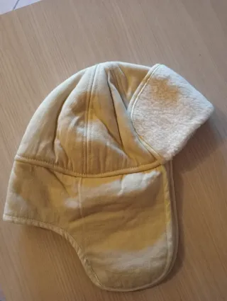 Cappello con paraorecchie foderato