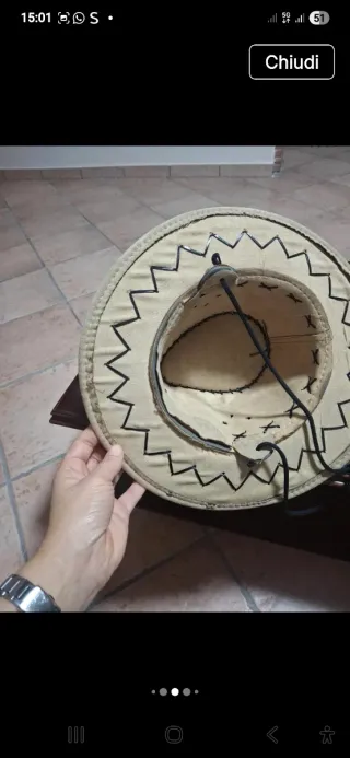 N. 2 cappelli country beige e bianchi