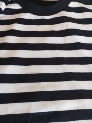 Jersey a rayas negro y blanco. Lefties