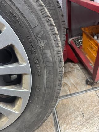 Ruedas 215/60R17C Michelin