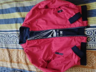 Chaqueta infantil gris con botones