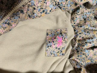 Chubasquero niña estampado floral