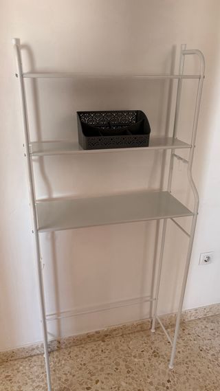 Estantería de metal blanca