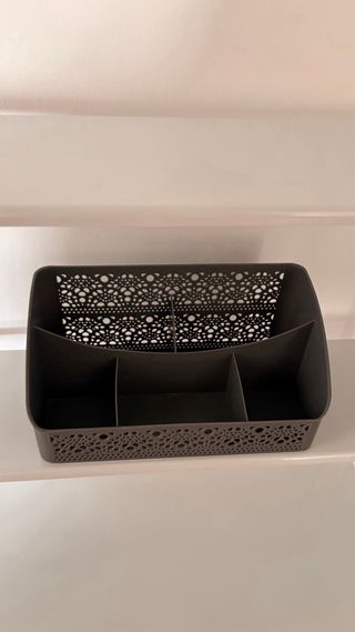 Estantería de metal blanca