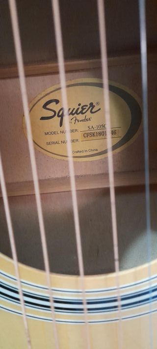 Guitarra Electroacústica Squire con Fishman