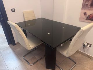 Mesa comedor cristal extensible + 4 sillas