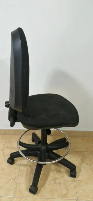 Silla de mostrador negra