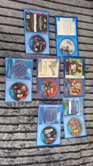 PS4 Slim 1TB + 7 Juegos + Cajas + Soporte