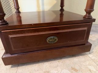 Mesa auxiliar madera con cajón