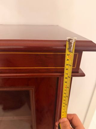 Vitrina expositora elegante madera y cristal