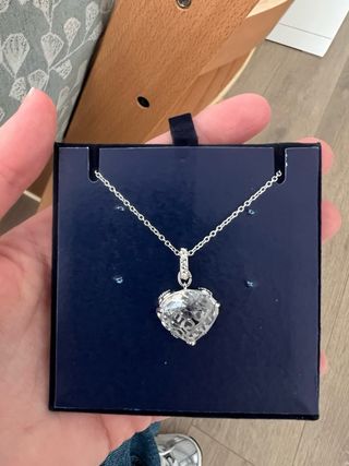 Collar Corazón Swarovski con Piedra. Nuevo.