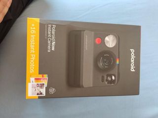 Cámara Polaroid Now Gen 2 + 16 Fotos