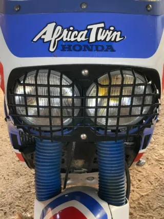 Rejilla Faro Honda Africa Twin RD03