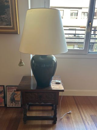 Lámpara cerámica negra con pantalla beige