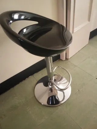 Silla de Bar Negra y Plateada