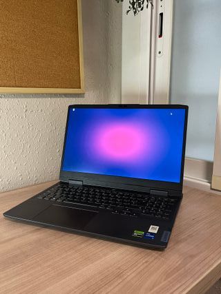 Portátil Lenovo LOQ 15IRH8 RTX 4060