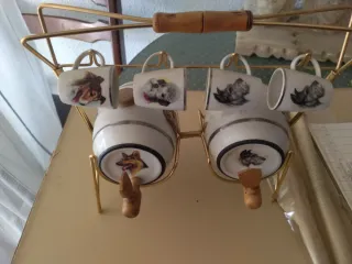 Set 4 chupitos y 2 barriles decorativos