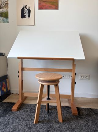 Mesa de dibujo con taburete en madera pino