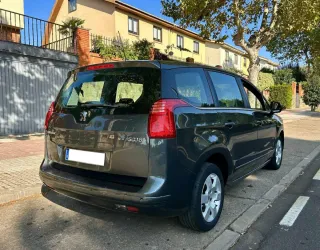 Peugeot 5008 2013