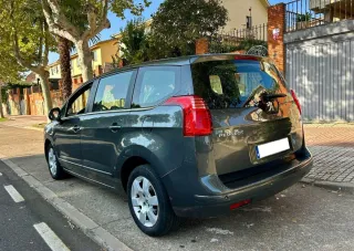 Peugeot 5008 2013