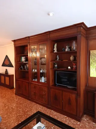 Mueble boiserie madera con 2 cubrerradiadores