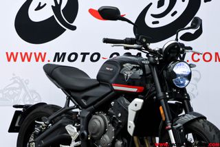 TRIUMPH TRIDENT 660 ¿A2?
