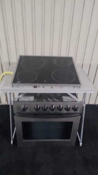 Vitrocerámica y Horno Zanussi