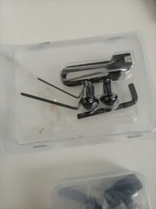 Reposaflechas y Botón Negro