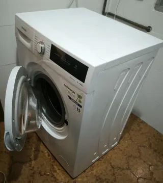 Lavadora WINIA 2023 - Muy buen estado