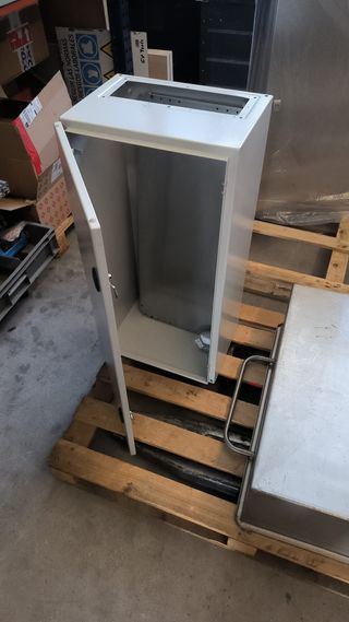 Caja Eléctrica Acero Gris Claro