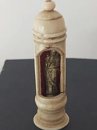 Relicário em Material Nobre