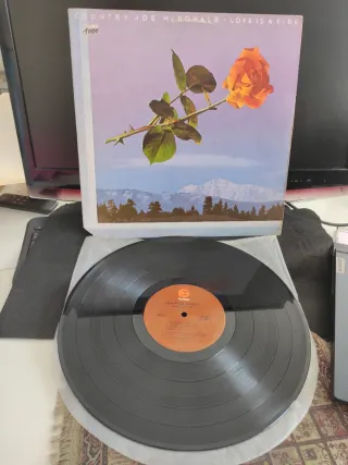 Vinilo LP Country Joe McDonald - Love is a Fire