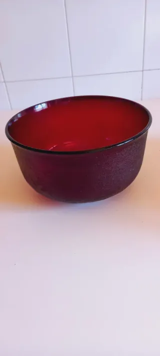 Ciotola in vetro vintage rosso rubino