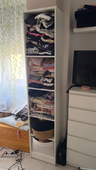 Estantería blanca de madera