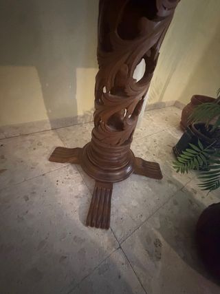 Mesa de madera doble apertura tallada