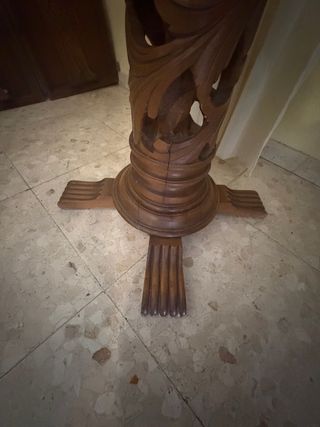 Mesa de madera doble apertura tallada