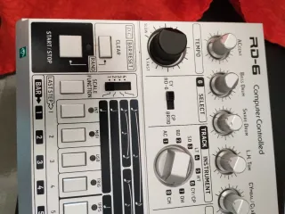 Behringer RD-6 Caja de Ritmos