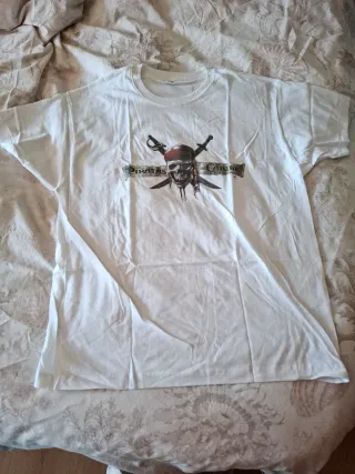 Camiseta Piratas del Caribe Calavera