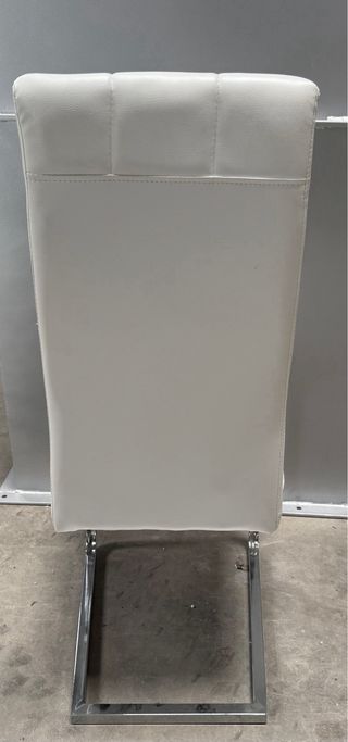 Sillas de comedor blancas con patas plateadas